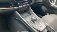 Nissan Qashqai 1.3 DiG-T MH 158 N-Connecta 5dr Xtronic Petrol Hatchback